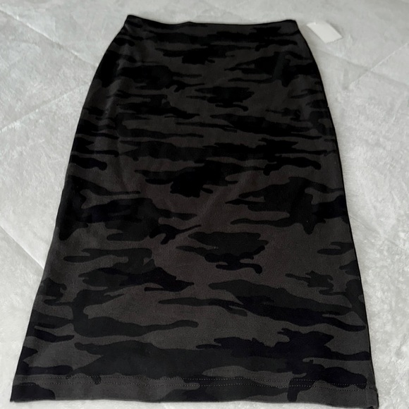 NWT Sanctuary | Midi Camo Skirt | XS - Picture 4 of 5
